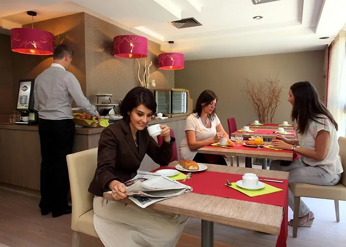 Apartmanhotel Inter-hotel Les Agapanthes De L'esterel 3*
