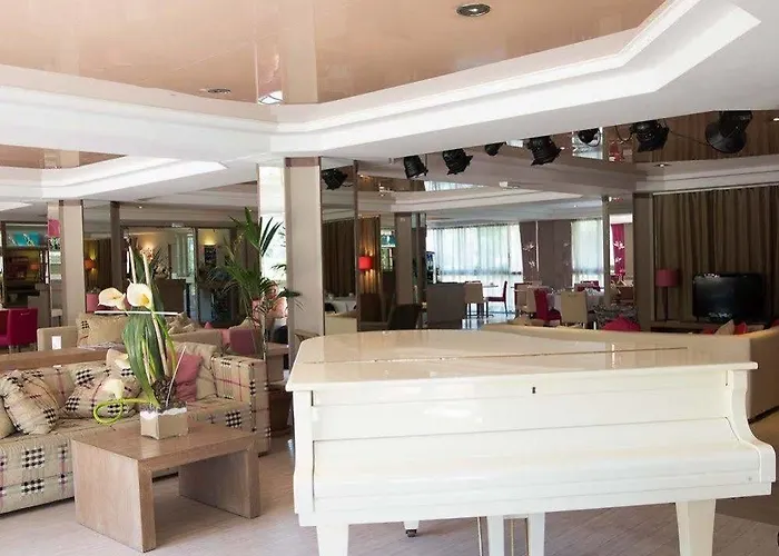 Inter-hotel Les Agapanthes De L'esterel Apartmanhotel 3*