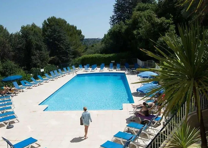 Apartmanhotel Inter-hotel Les Agapanthes De L'esterel 3*