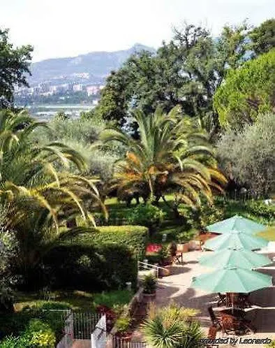 Apartmanhotel Inter-hotel Les Agapanthes De L'esterel 3*