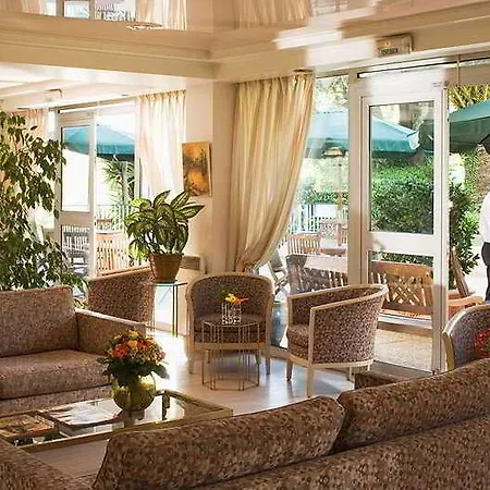 Inter-hotel Les Agapanthes De L'esterel 3*