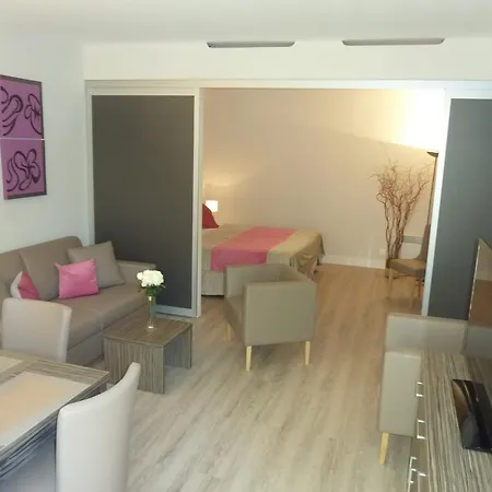 Inter-hotel Les Agapanthes De L'esterel 3* Κάννες